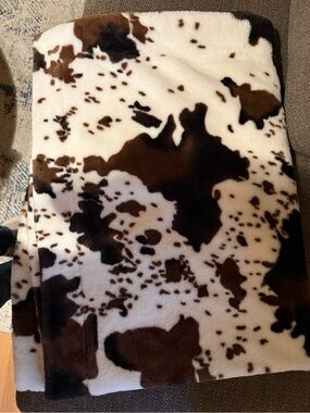 Native Faux Cowhide Plush Throw - Brown & White